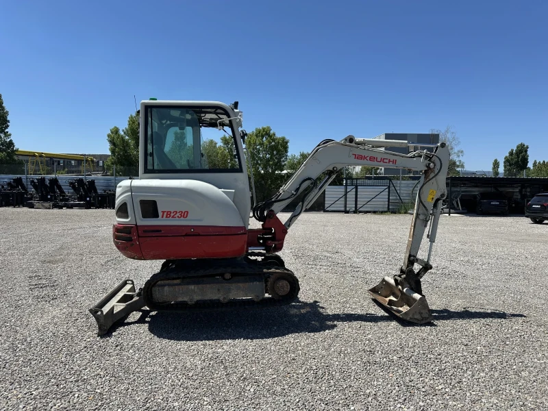 Багер Takeuchi TB230, снимка 2 - Индустриална техника - 52637695