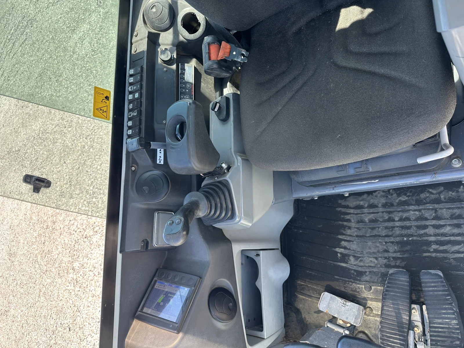  Takeuchi TB230 | Mobile.bg   12