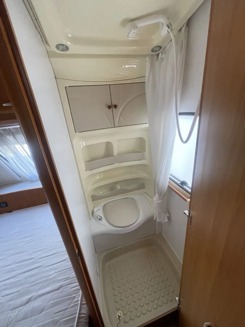 Каравана Hobby 560, снимка 6 - Каравани и кемпери - 52583950