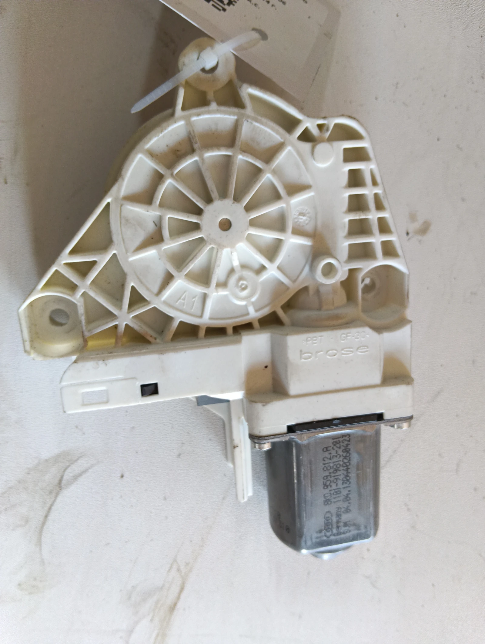 ел.машинка за задно дясно 8K0959812A Audi Q5
