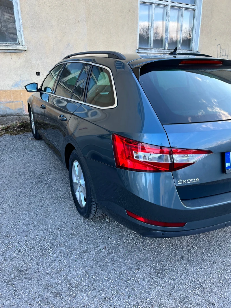 Skoda Superb, снимка 3 - Автомобили и джипове - 48310095