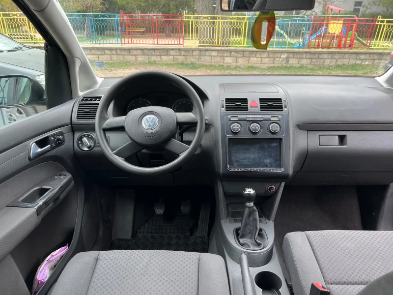 VW Touran 1.9 TDI, снимка 6 - Автомобили и джипове - 49611206