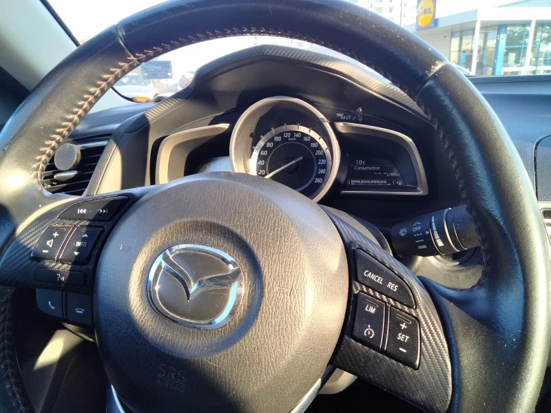 Mazda 3 1.5 Skyactiv, снимка 14 - Автомобили и джипове - 52152672
