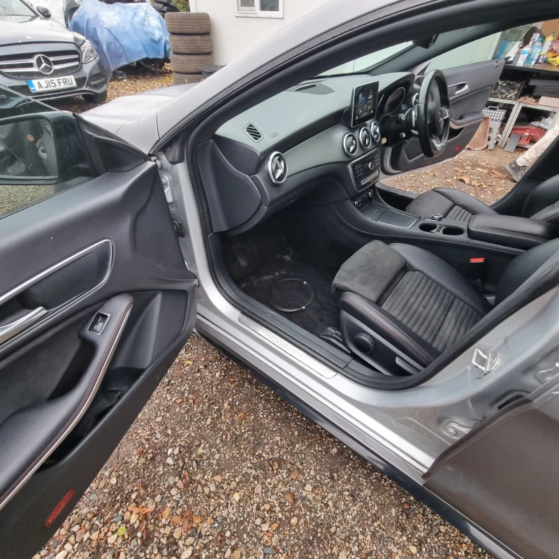 Mercedes-Benz CLA 200 facelift AMG packet , снимка 8 - Автомобили и джипове - 52297328