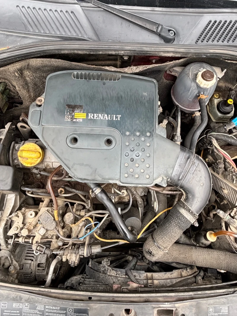 Renault Clio 1.9 чист дизел, снимка 8 - Автомобили и джипове - 52417189