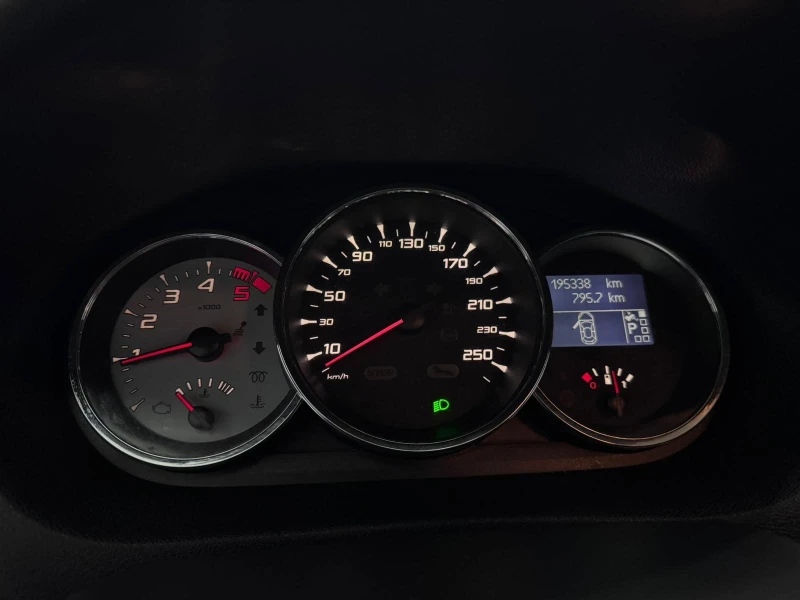 Renault Megane 1.5 DCI GT Line, снимка 10 - Автомобили и джипове - 53385687