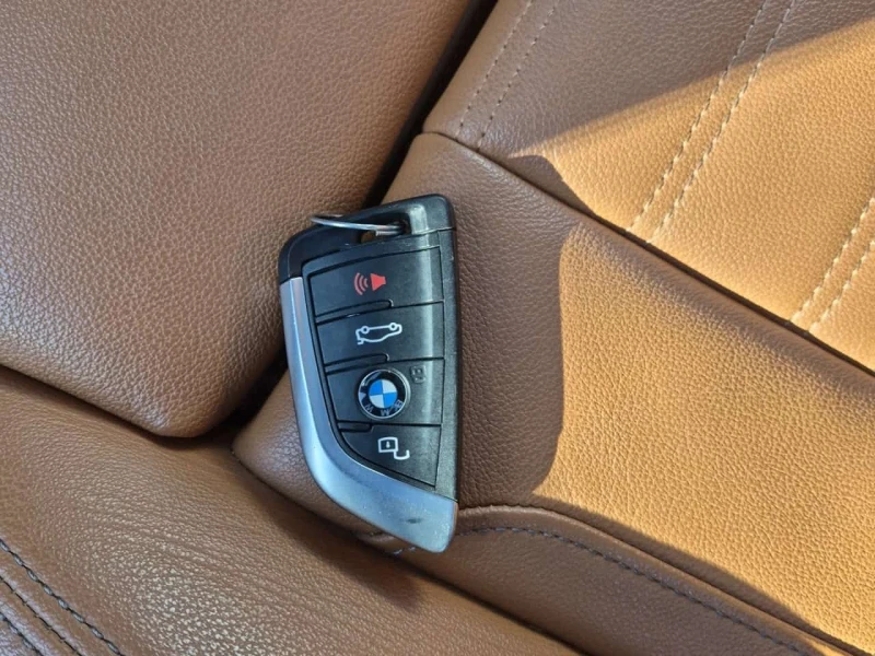 BMW 330 330I XDRIVE  CARFAX, снимка 8 - Автомобили и джипове - 53512531