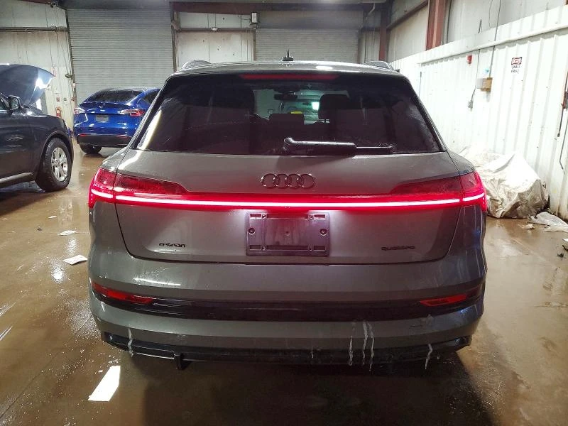 Audi E-Tron Chronos Edition Quattro | Цена до България, снимка 6 - Автомобили и джипове - 53838415