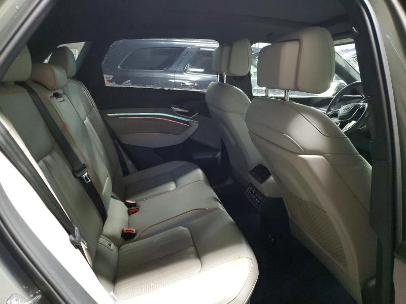 Audi E-Tron Chronos Edition Quattro | Цена до България, снимка 9 - Автомобили и джипове - 53838415