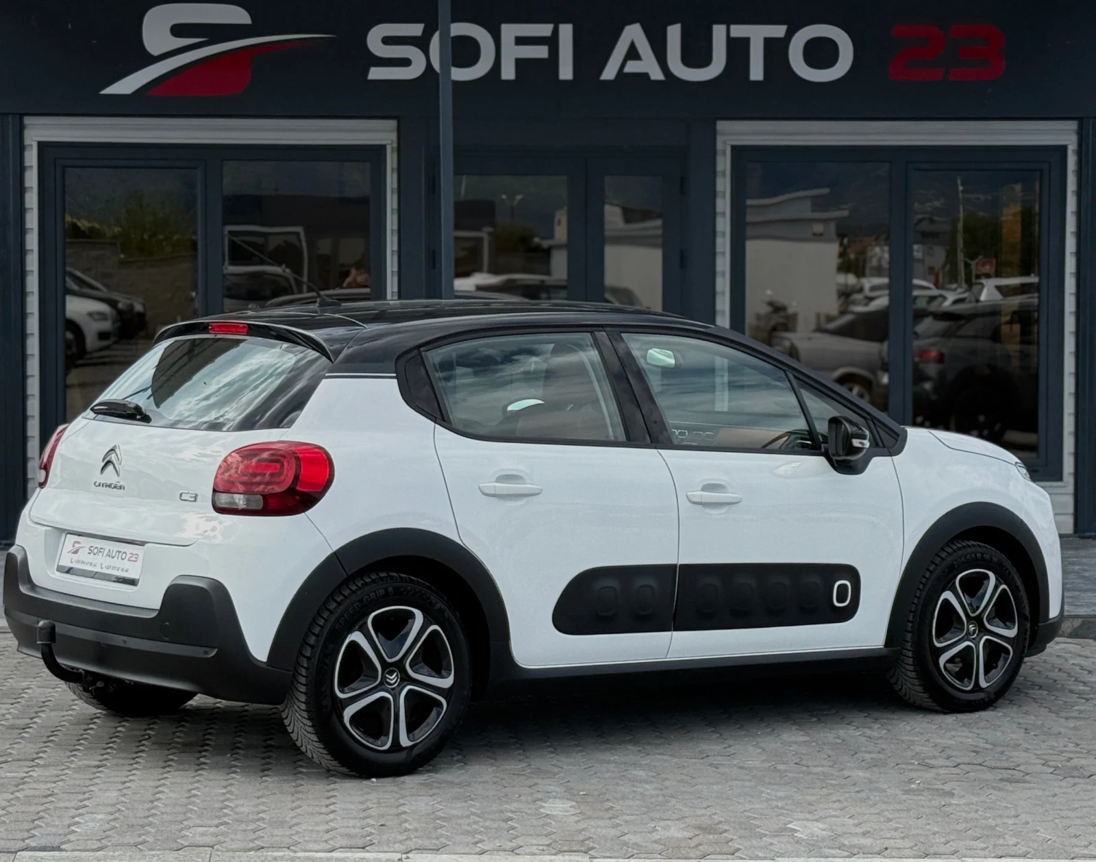 Citroen C3 1.2 i SHINE! KTEO, SERVICE BOOK! - изображение 4