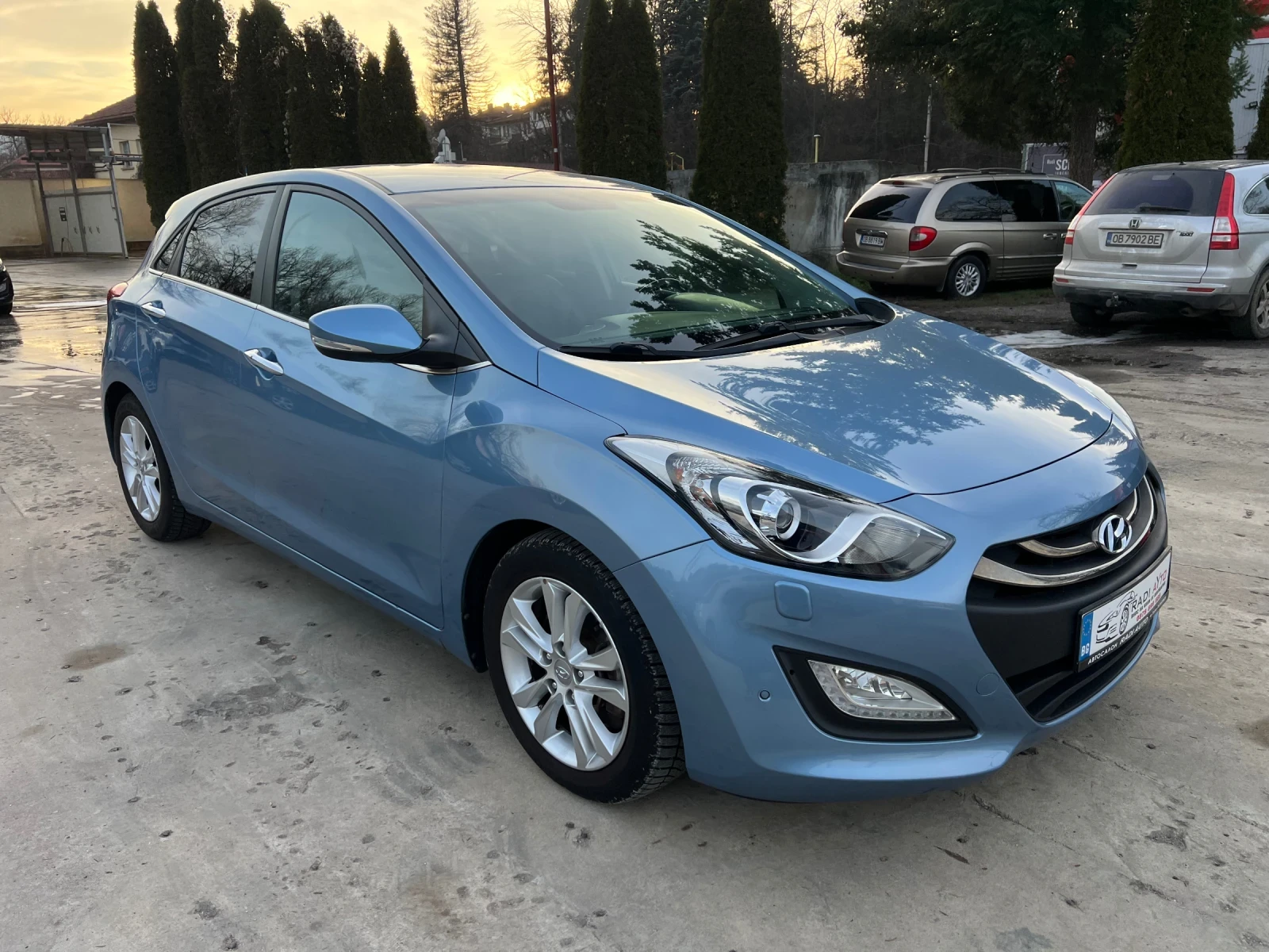 Hyundai I30 1.6i Бензин АВТОМАТ ШВЕЙЦАРИЯ - изображение 2