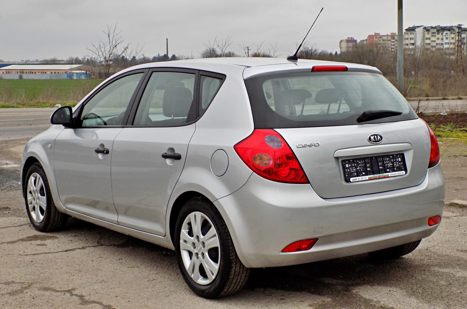 Kia Ceed 1.4i/105�./160�. ��./2009�. | Mobile.bg � ����������� 5