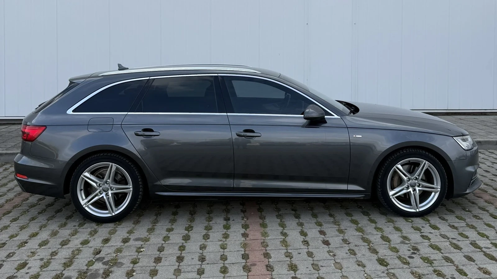 Audi A4 3.0d, S-line - изображение 4
