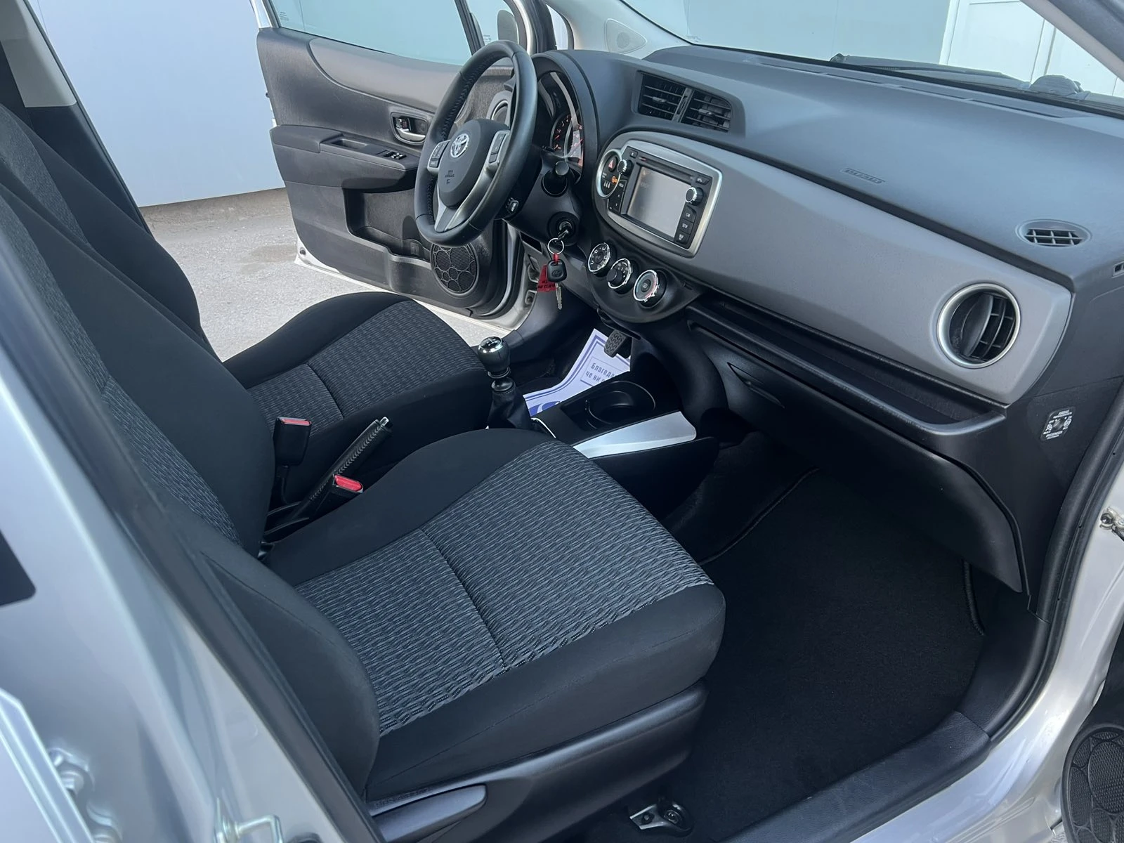 Toyota Yaris 1.4D4D Camera, Autopilot, снимка 11 - Автомобили и джипове - 53833819