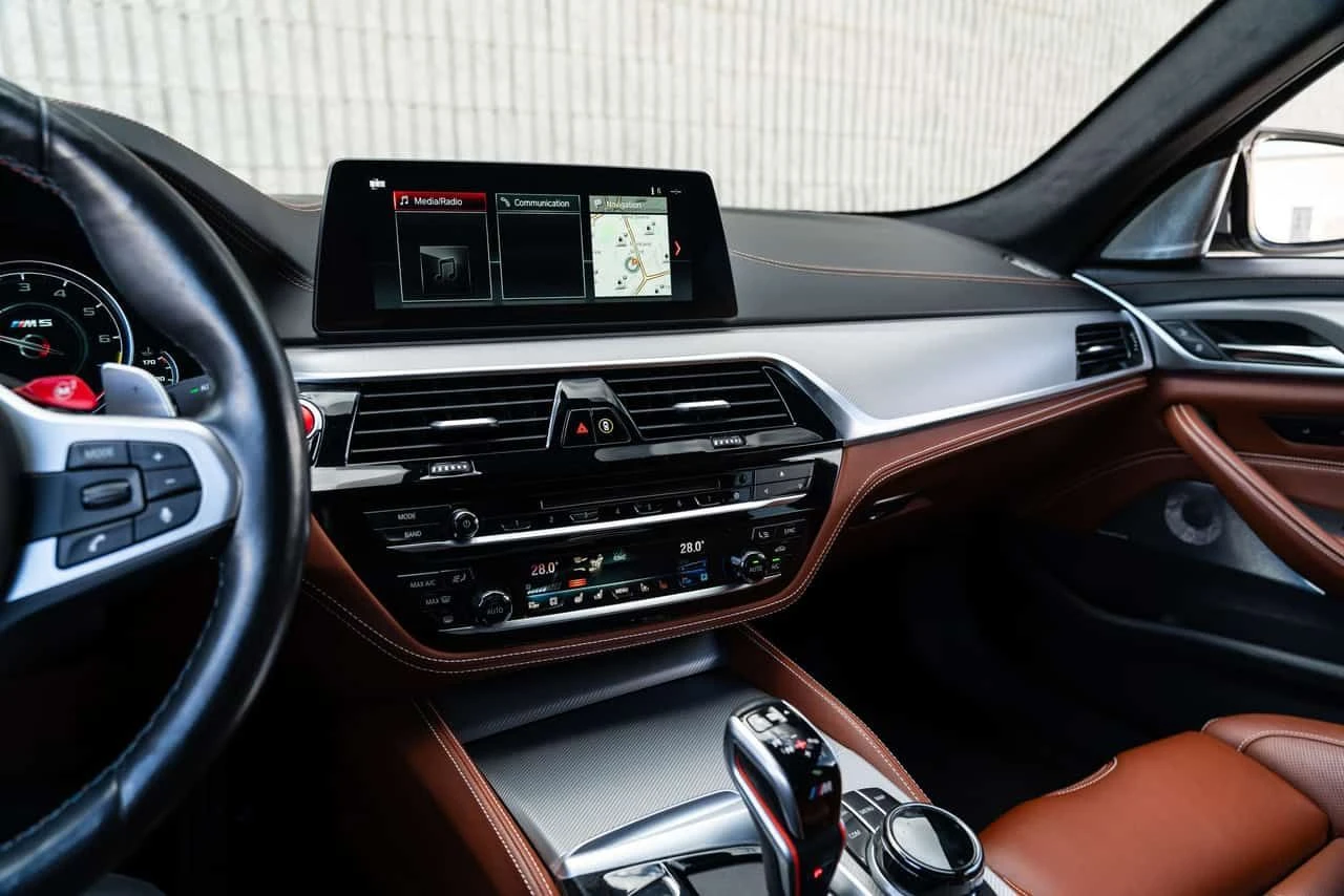 BMW M5 Competition * Bowers & Wilkins | Extended Leather , снимка 11 - Автомобили и джипове - 54379046