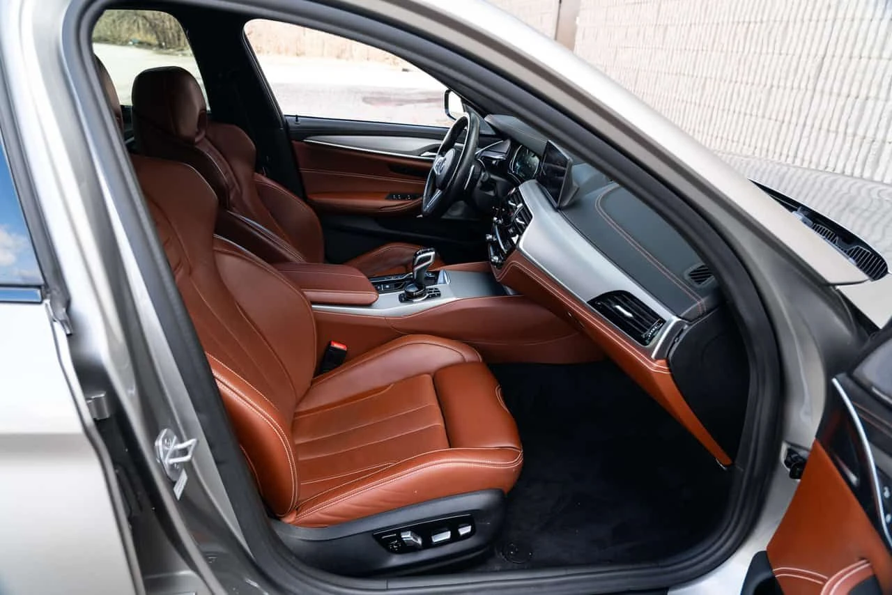 BMW M5 Competition * Bowers & Wilkins | Extended Leather , снимка 15 - Автомобили и джипове - 54379046