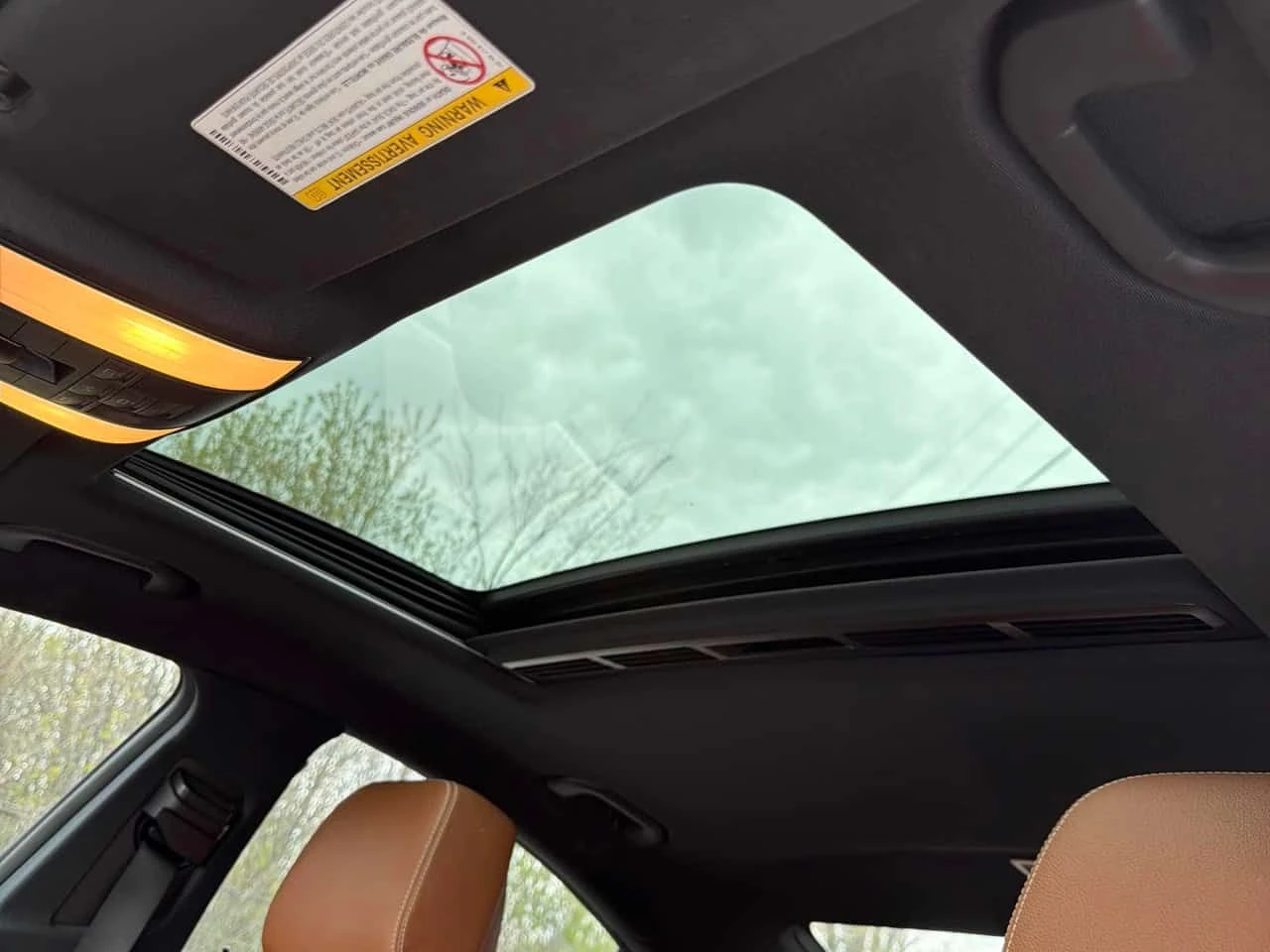 Mercedes-Benz CLS 550 4MATIC/HARMAN KARDON/360 CAM/ОБДУХВАНЕ, снимка 17 - Автомобили и джипове - 54393555