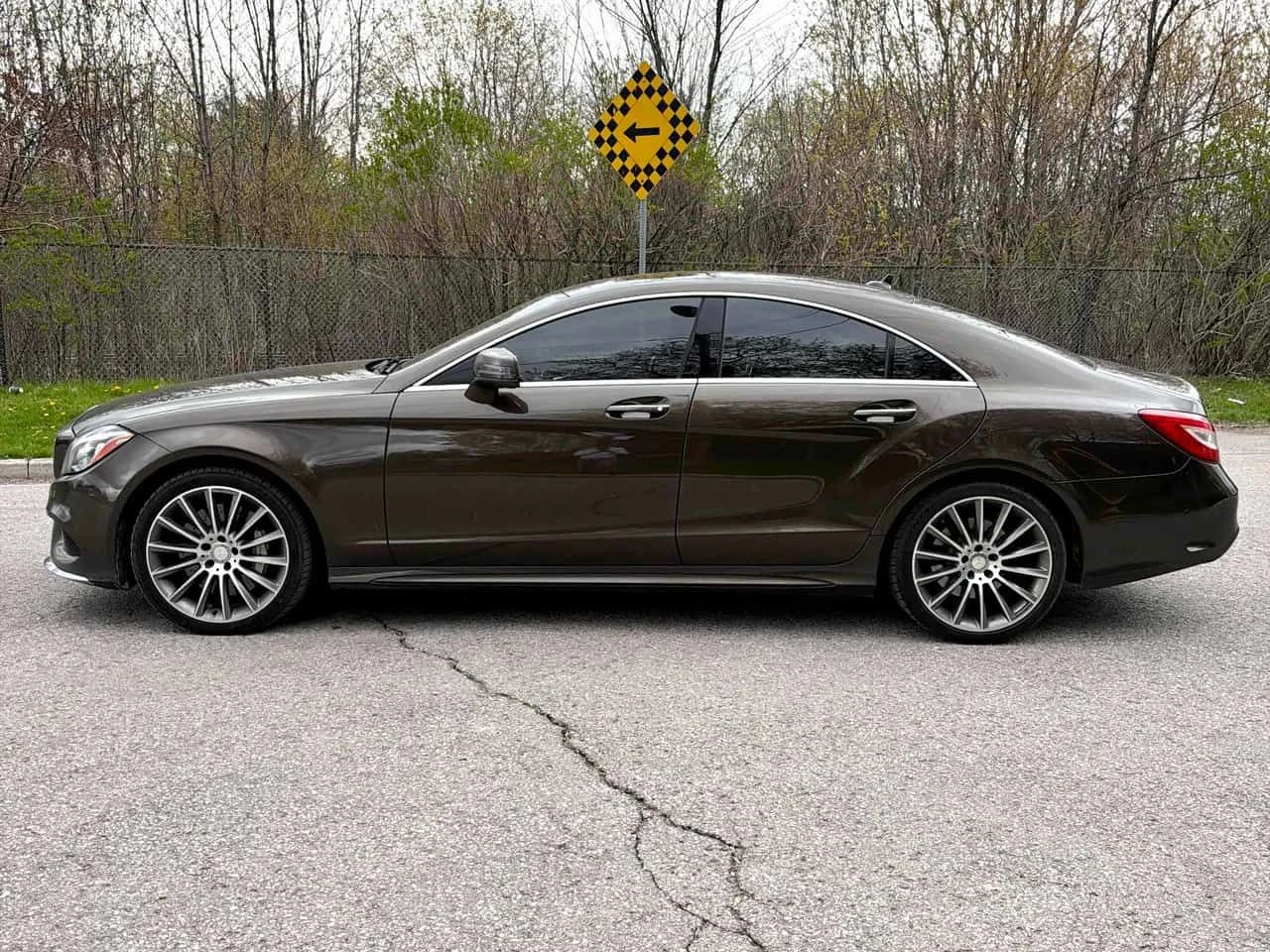 Mercedes-Benz CLS 550 4MATIC/HARMAN KARDON/360 CAM/ОБДУХВАНЕ, снимка 4 - Автомобили и джипове - 54393555