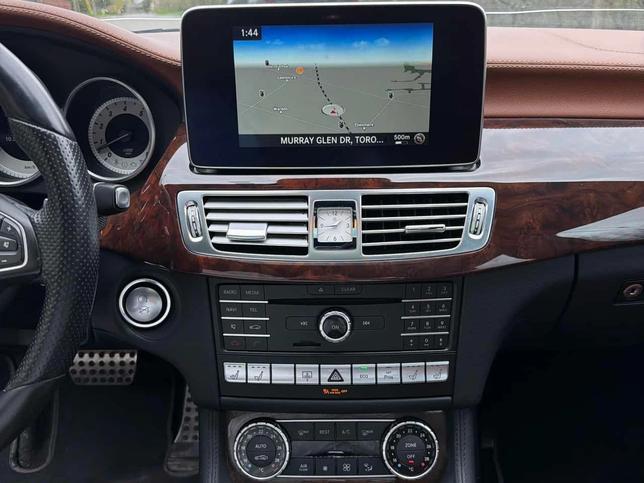 Mercedes-Benz CLS 550 4MATIC/HARMAN KARDON/360 CAM/ОБДУХВАНЕ, снимка 12 - Автомобили и джипове - 54393555