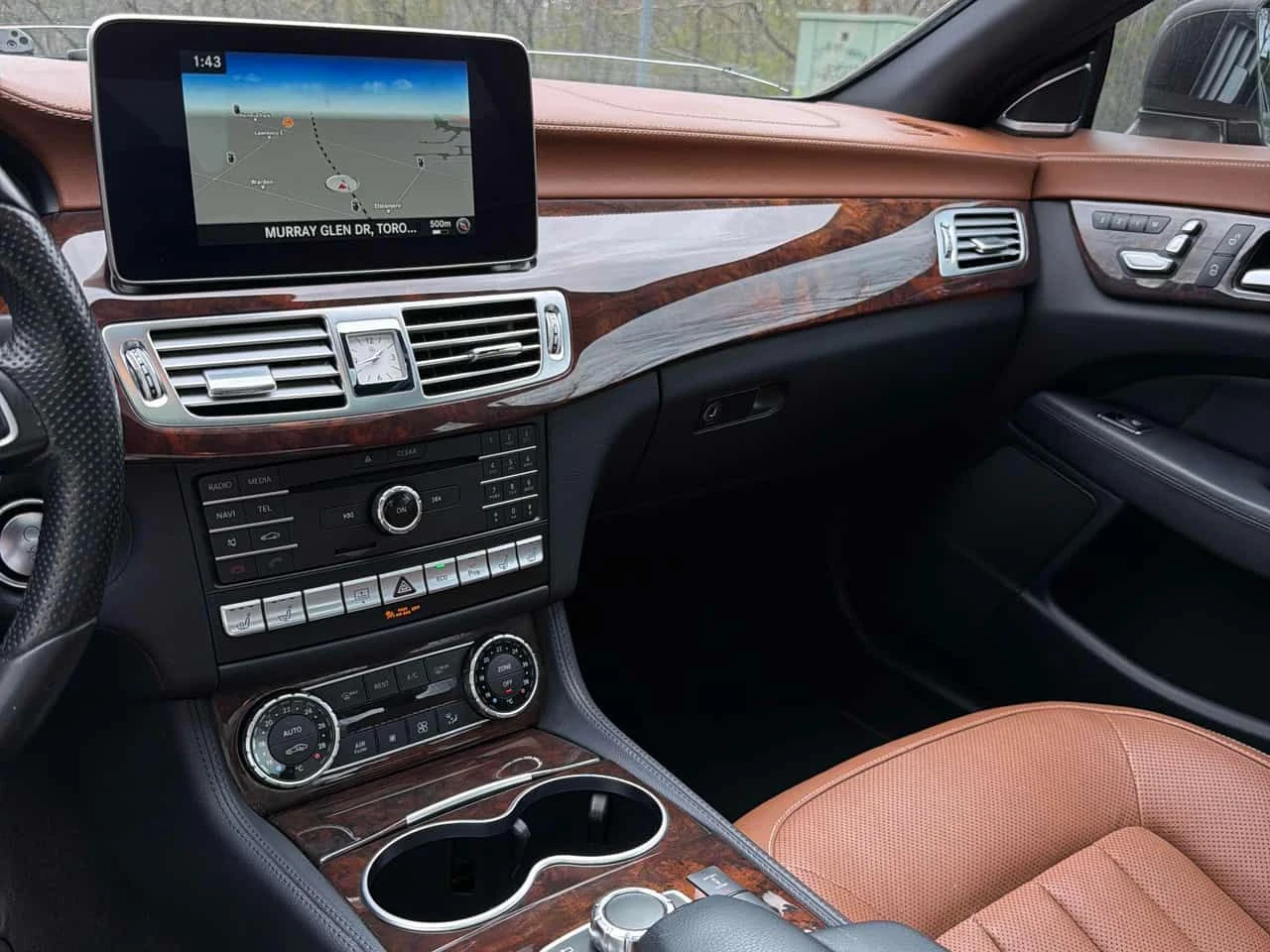 Mercedes-Benz CLS 550 4MATIC/HARMAN KARDON/360 CAM/ОБДУХВАНЕ, снимка 11 - Автомобили и джипове - 54393555