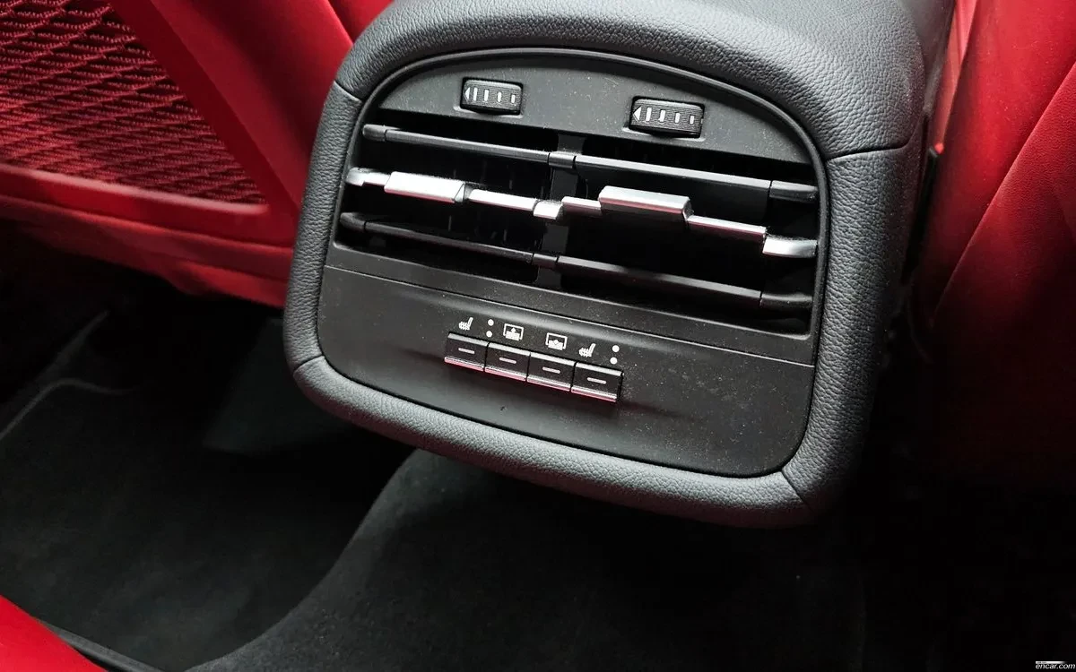Maserati Ghibli 3.0* ПОДГРЕВ* ШИБИДАХ* ОБДУХВАНЕ , снимка 15 - Автомобили и джипове - 54803079