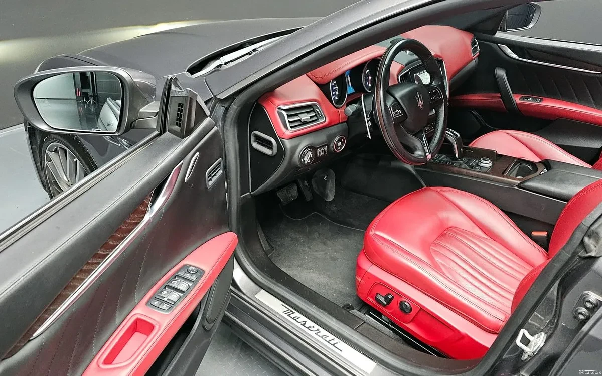 Maserati Ghibli 3.0* ПОДГРЕВ* ШИБИДАХ* ОБДУХВАНЕ , снимка 5 - Автомобили и джипове - 54803079