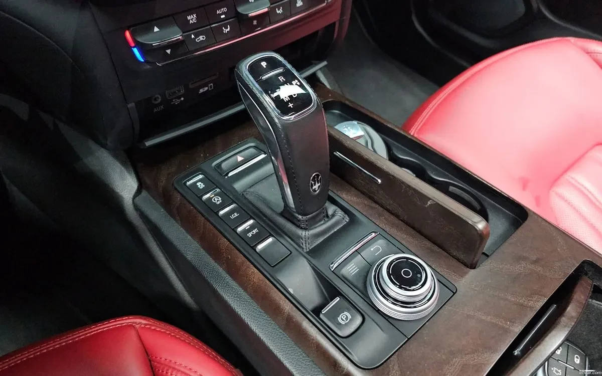 Maserati Ghibli 3.0* ПОДГРЕВ* ШИБИДАХ* ОБДУХВАНЕ , снимка 9 - Автомобили и джипове - 54803079