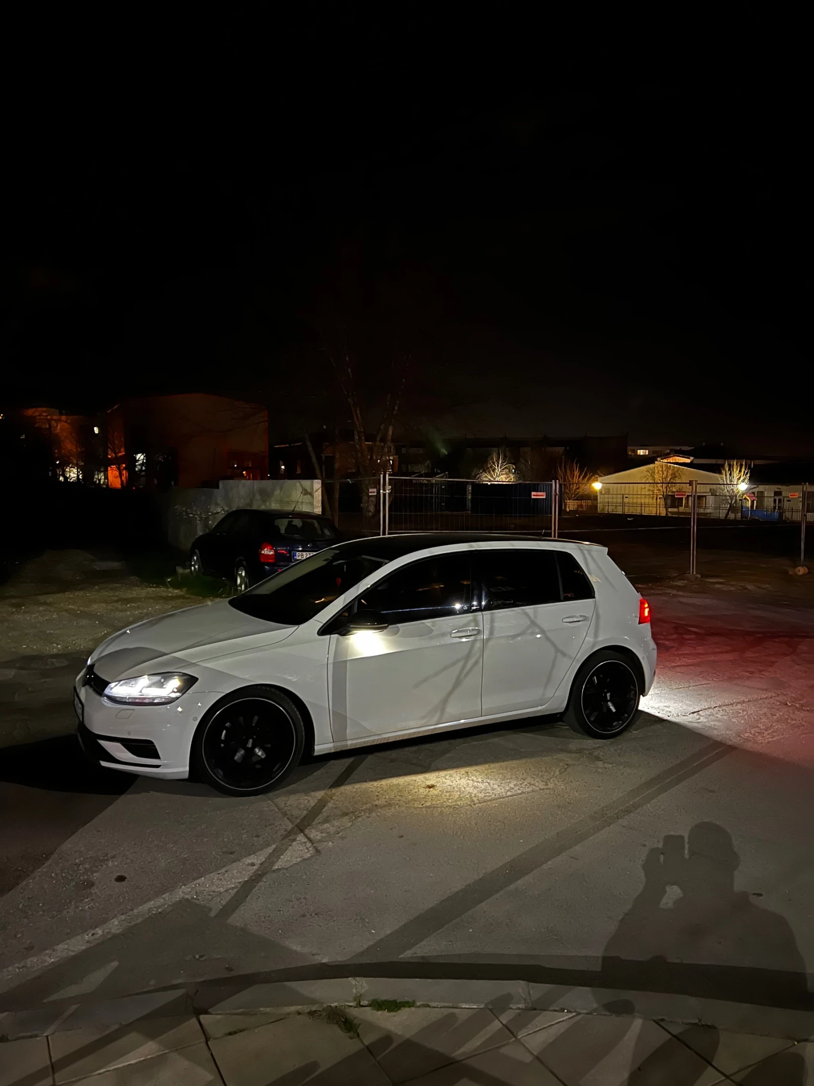 VW Golf 2.0 TDI, снимка 8 - Автомобили и джипове - 54889130