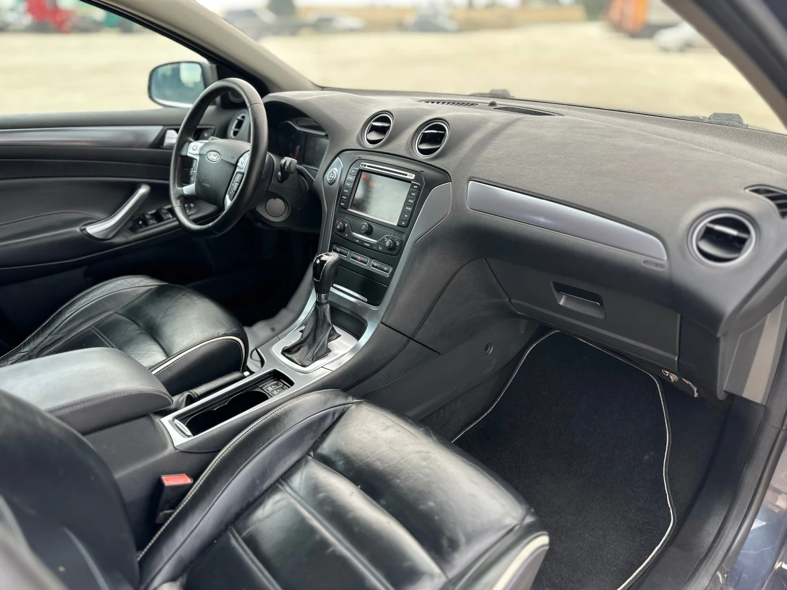 Ford Mondeo FACELIFT /TITANIUM 2.0 TDCI 163HP /АВТОМАТИК/ КОЖА, снимка 11 - Автомобили и джипове - 55010564