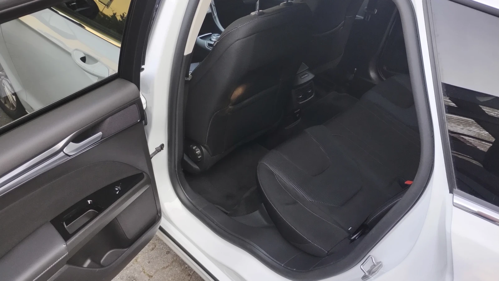 Ford Mondeo, снимка 14 - Автомобили и джипове - 55180573