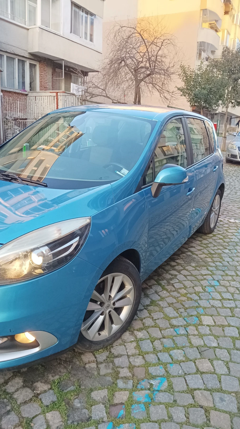 Renault Scenic, снимка 2 - Автомобили и джипове - 55387895