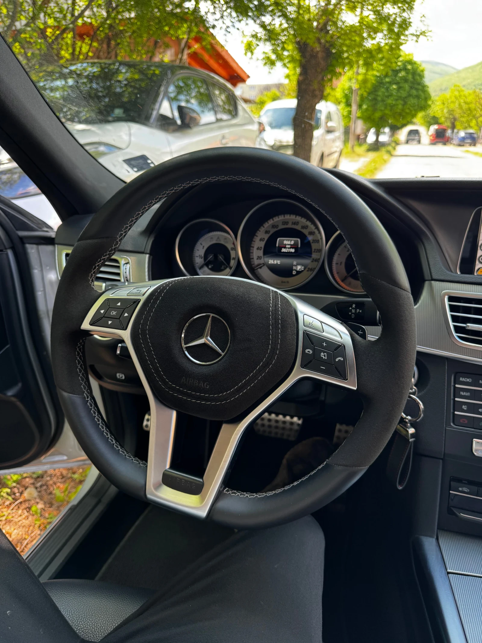 Mercedes-Benz E 250 AMG 4-Matic , Air matic, снимка 13 - Автомобили и джипове - 55666503