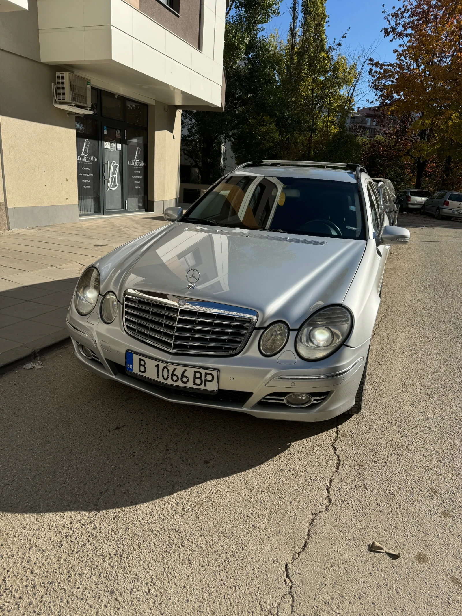 Mercedes-Benz E 500 4matik, снимка 5 - Автомобили и джипове - 55721650