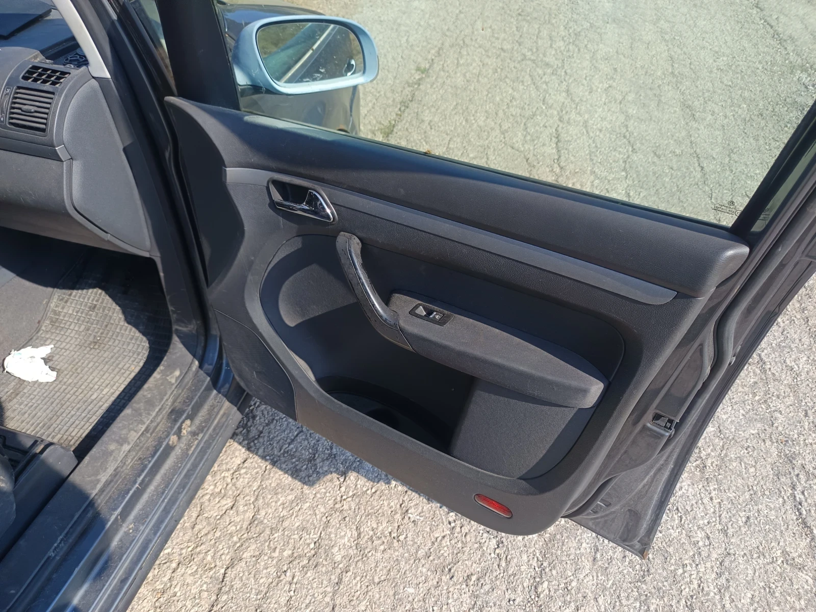 VW Touran 1.9 тди 101коня  6 скорости, снимка 13 - Автомобили и джипове - 55783576
