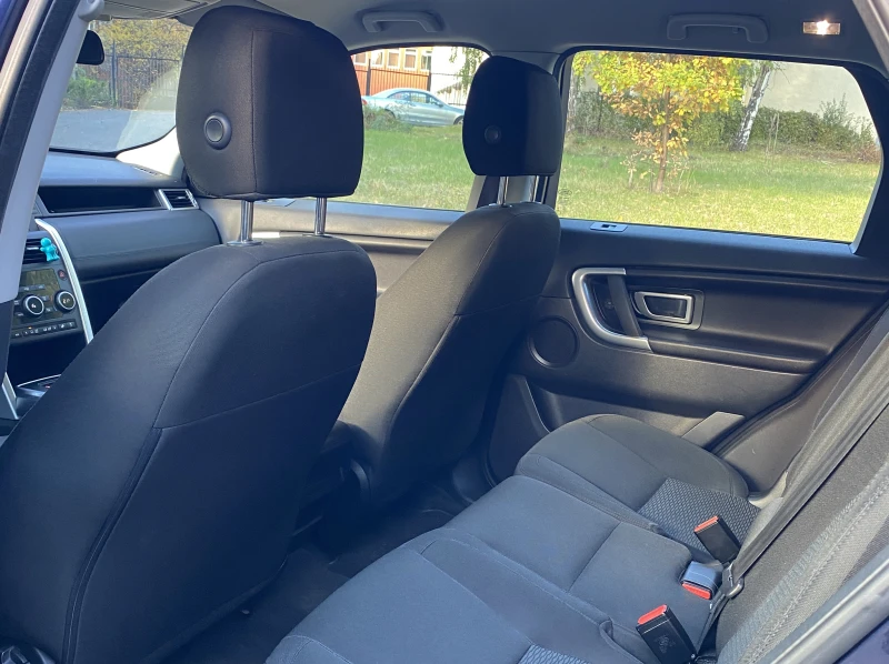 Land Rover Discovery Sport, снимка 8 - Автомобили и джипове - 52534481