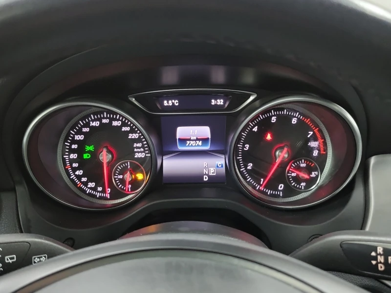 Mercedes-Benz GLA 250 AMG LINE/NAVI/KEYLESS/PANO/LANE ASSIST, снимка 10 - Автомобили и джипове - 52708718