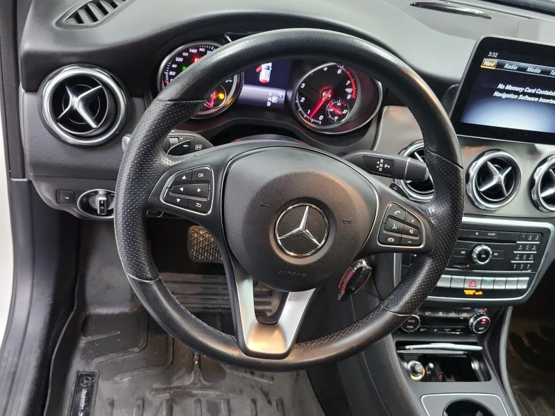 Mercedes-Benz GLA 250 AMG LINE/NAVI/KEYLESS/PANO/LANE ASSIST, снимка 9 - Автомобили и джипове - 52708718