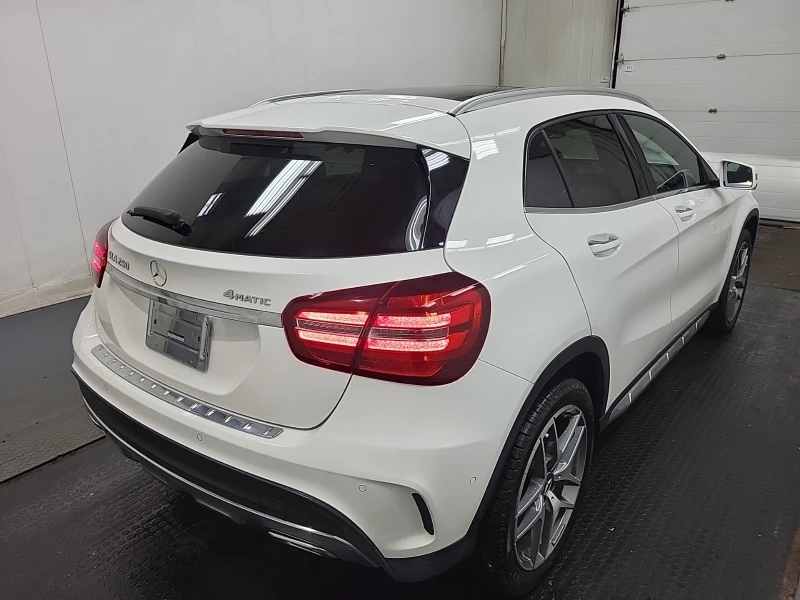 Mercedes-Benz GLA 250 AMG LINE/NAVI/KEYLESS/PANO/LANE ASSIST, снимка 4 - Автомобили и джипове - 52708718