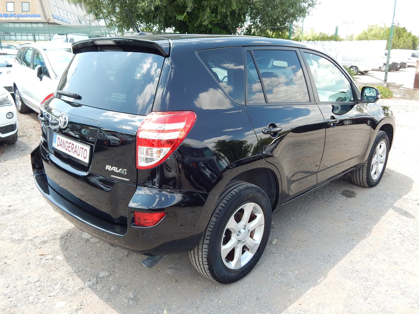 Toyota Rav4 2.2D4D* 150k.c* ОТЛИЧНА*  - изображение 4