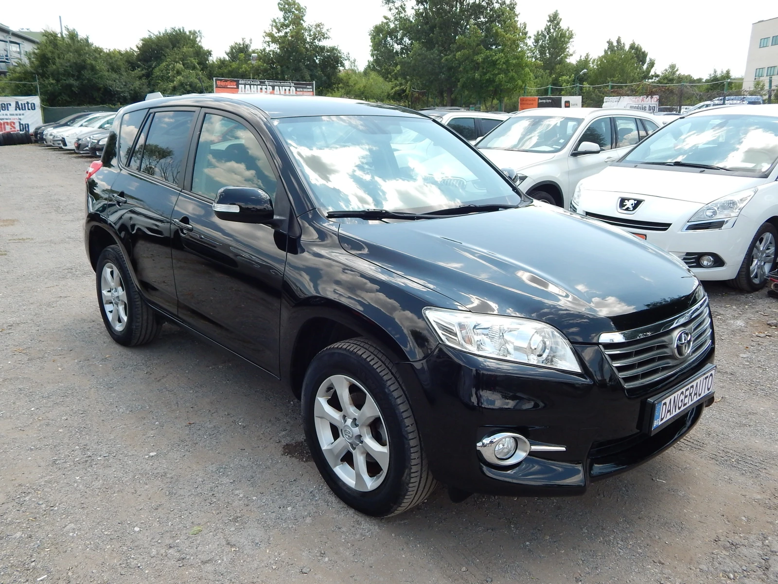 Toyota Rav4 2.2D4D* 150k.c* ОТЛИЧНА*  - изображение 3
