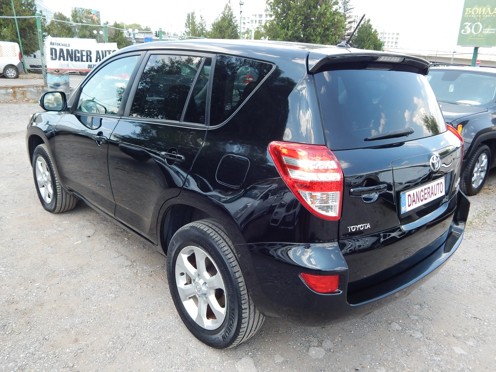 Toyota Rav4 2.2D4D* 150k.c* ОТЛИЧНА*  - изображение 6