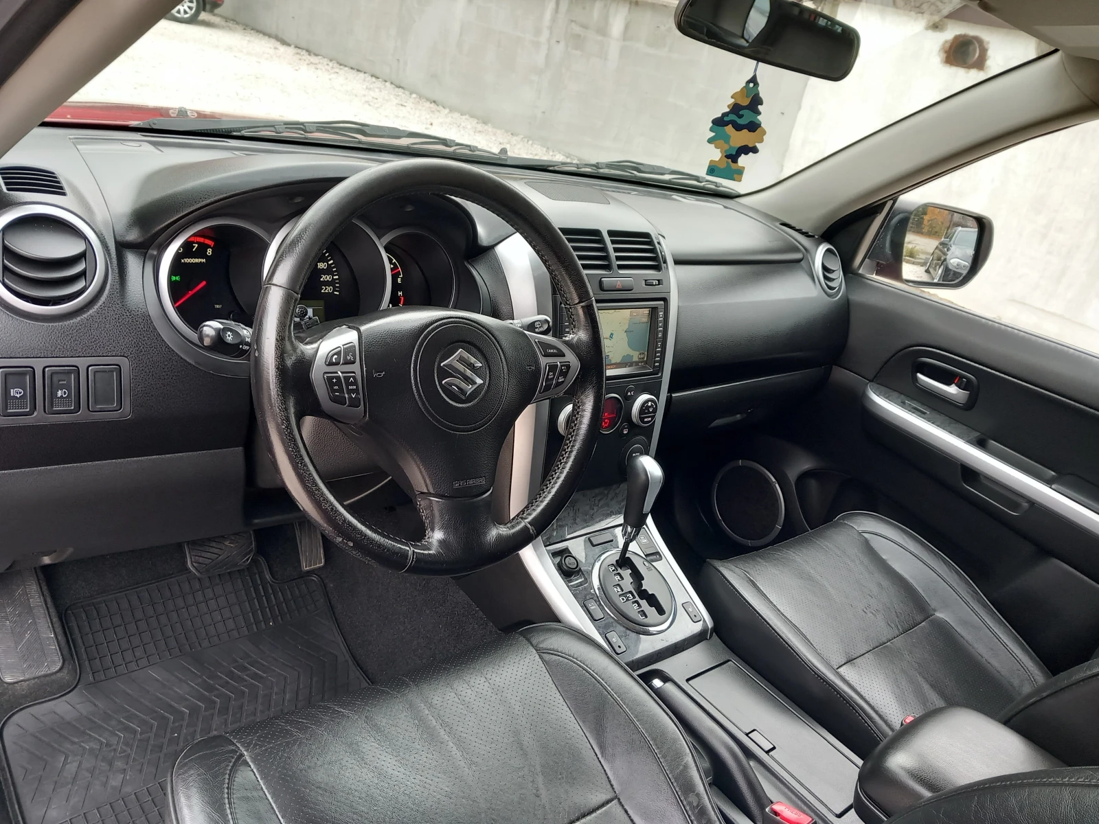 Suzuki Grand vitara 2.4i Автоматик Navi - изображение 9