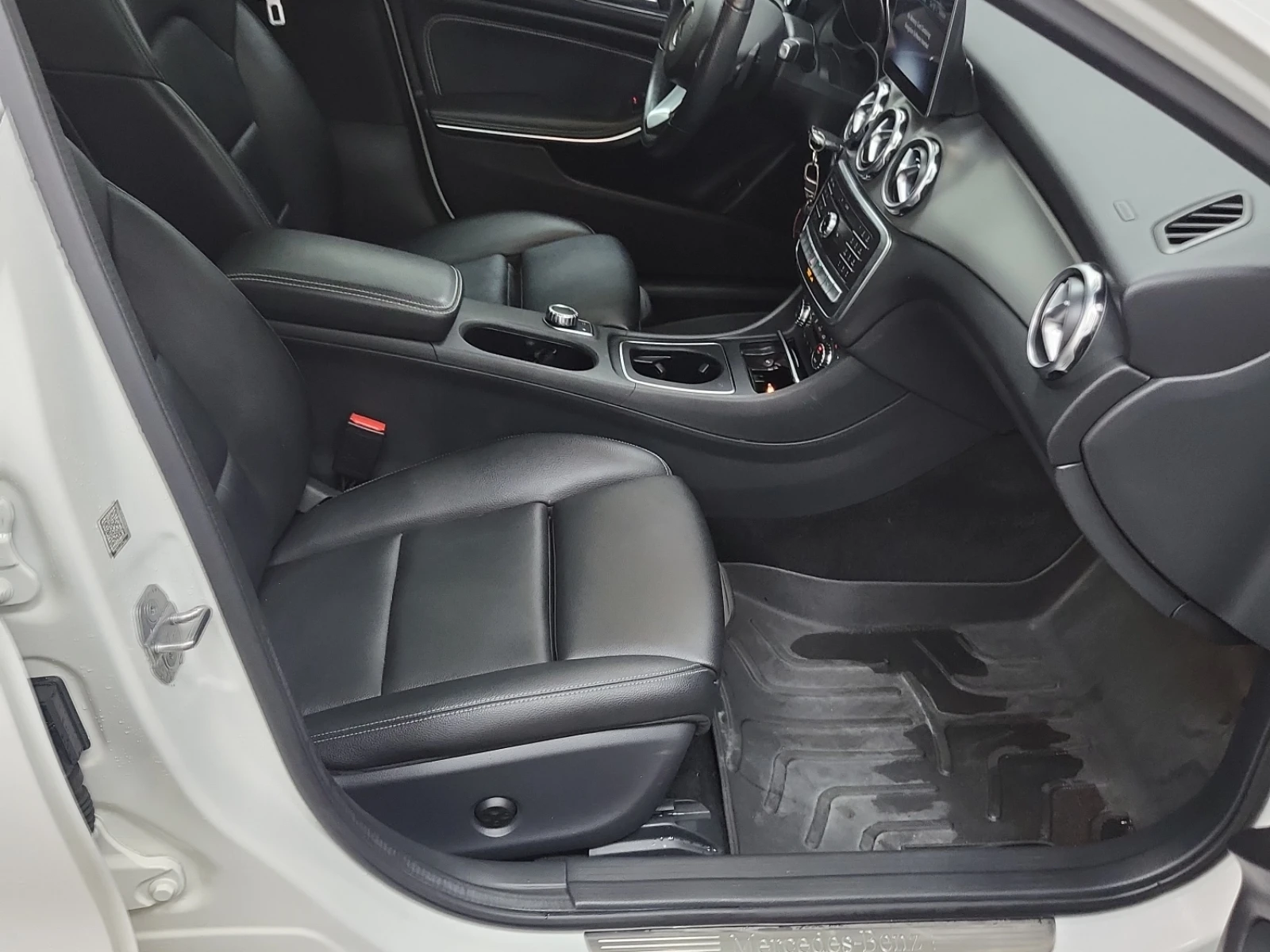 Mercedes-Benz GLA 250 AMG LINE/NAVI/KEYLESS/PANO/LANE ASSIST | Mobile.bg   11