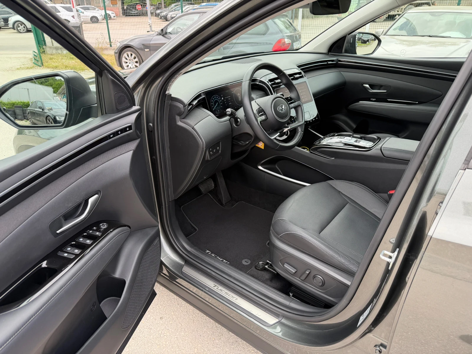 Hyundai Tucson 1.6 T-GDI/MHEV/ HTRAC 4x4 + Швейцария+ , снимка 7 - Автомобили и джипове - 54484088