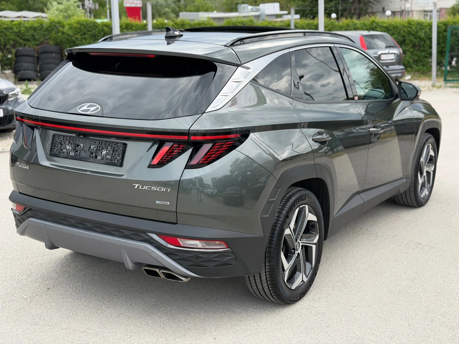Hyundai Tucson 1.6 T-GDI/MHEV/ HTRAC 4x4 + Швейцария+ , снимка 6 - Автомобили и джипове - 54484088