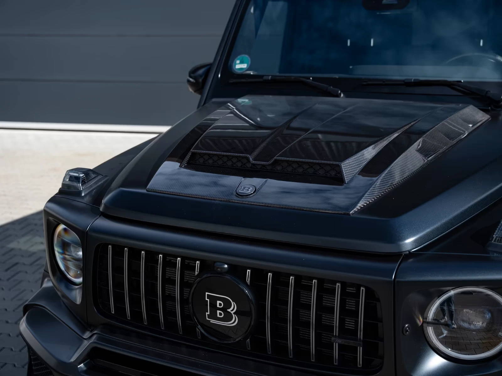Mercedes-Benz G 63 AMG BRABUS-700* CARBON* TV* BURM* DISTR* 360CAM* MEMOR, снимка 2 - Автомобили и джипове - 55686904