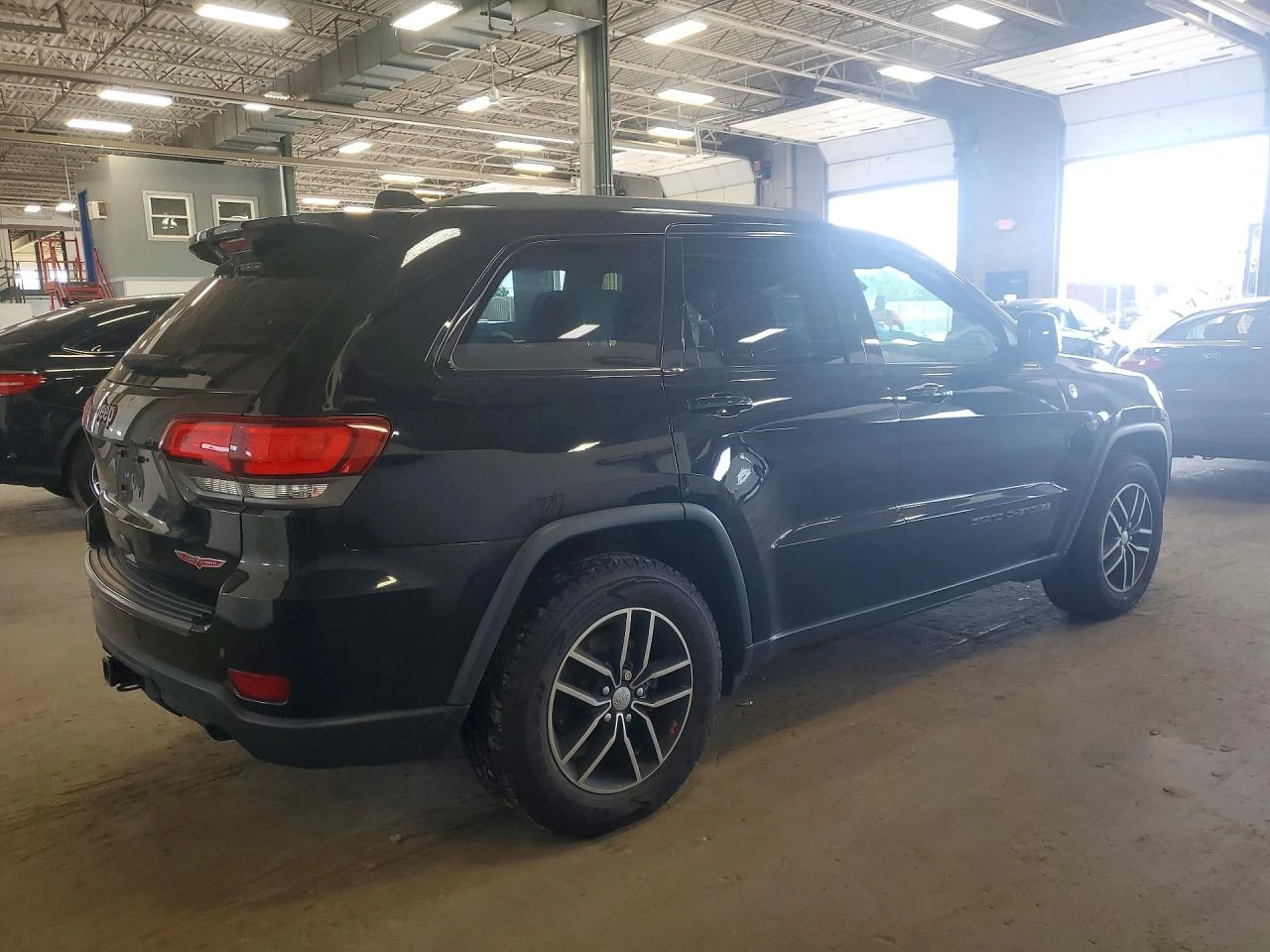 Jeep Grand cherokee 3.6l Trailhawk, снимка 3 - Автомобили и джипове - 56025143