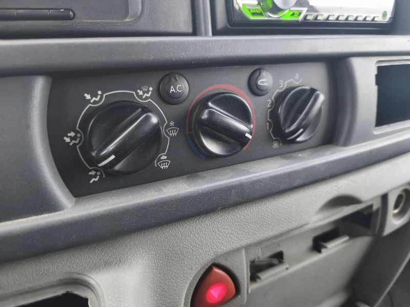 Renault Master 2.5 dci, снимка 13 - Бусове и автобуси - 52856222