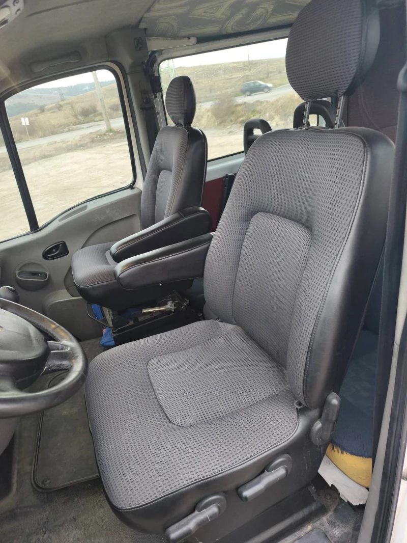 Renault Master 2.5 dci, снимка 12 - Бусове и автобуси - 52856222