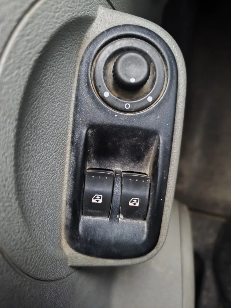 Renault Master 2.5 dci, снимка 10 - Бусове и автобуси - 52856222